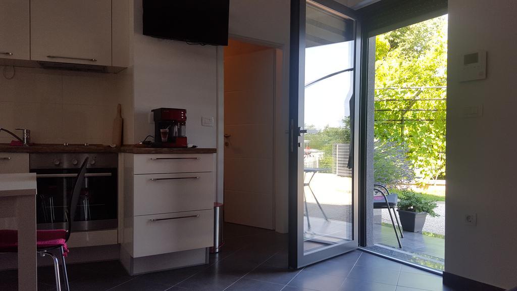 Rogic Apartment Ловран Екстериор снимка